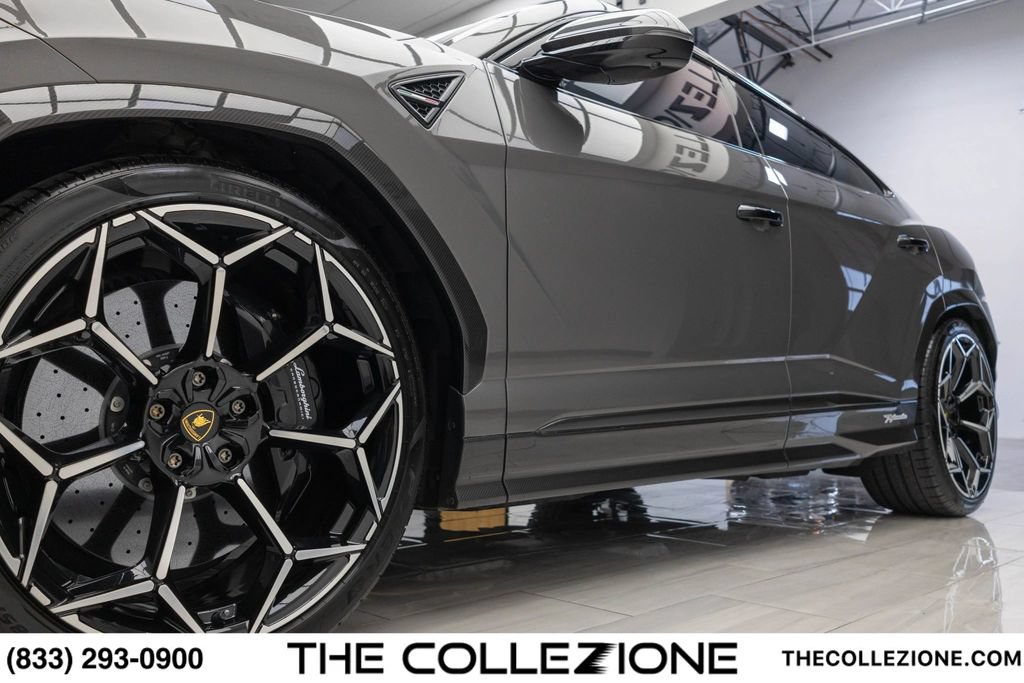 Used 2023 Lamborghini Urus Performante AWD/4WD image 15