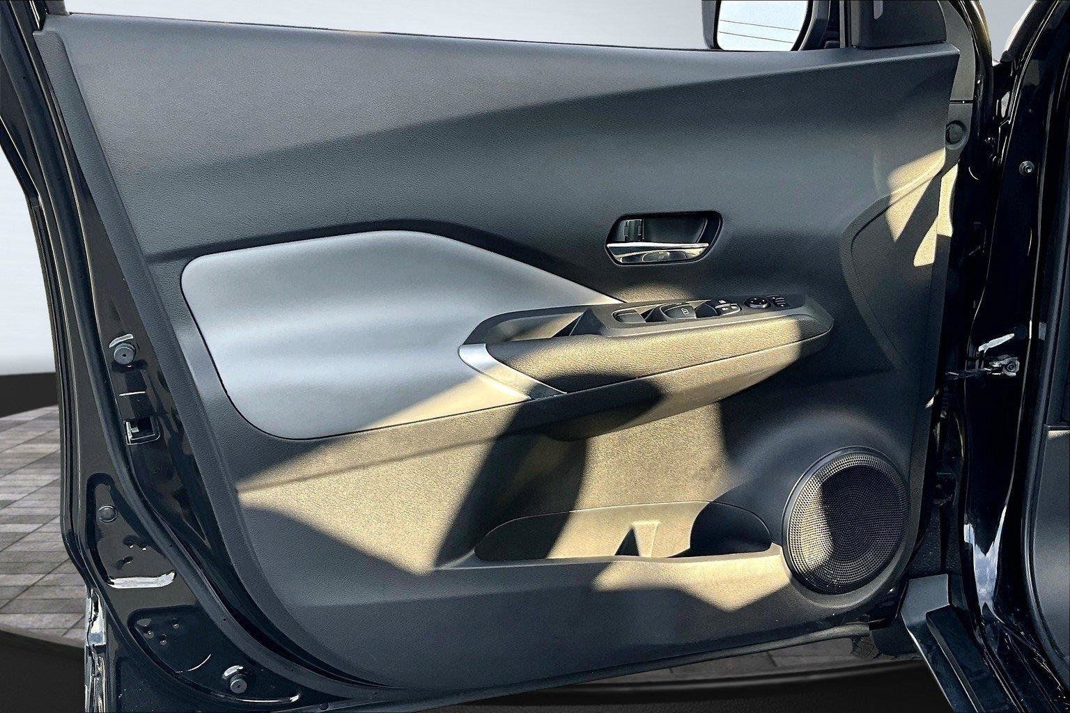 Used 2021 Nissan Kicks SR w/ SR Premium Package FWD image 22