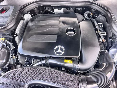 Used 2022 Mercedes-Benz GLC 300 4MATIC image 10