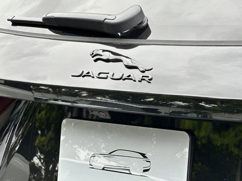 New 2025 Jaguar F-PACE R-Dynamic S image 19