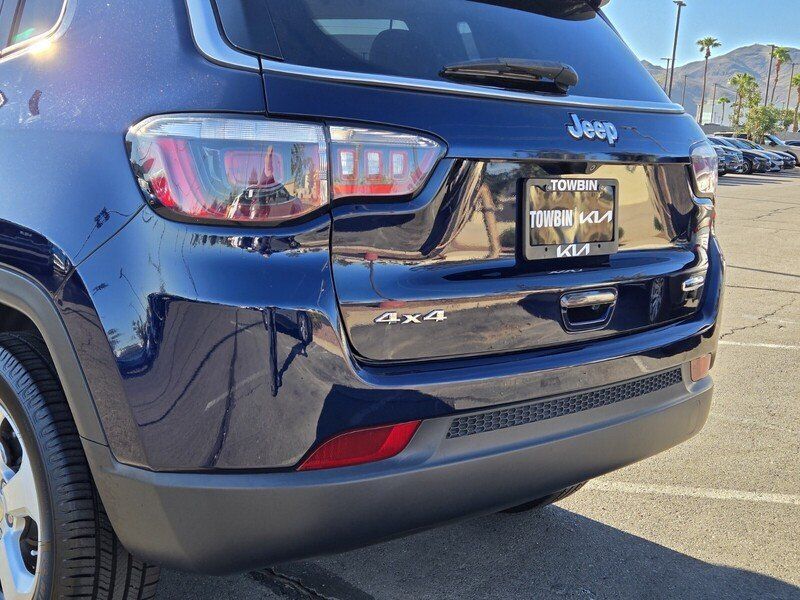 Used 2018 Jeep Compass Latitude w/ Popular Equipment Group AWD/4WD image 6