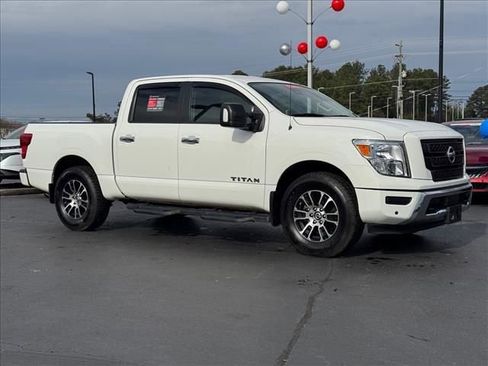 Certified 2021 Nissan Titan SV w/ SV Convenience Package image 1