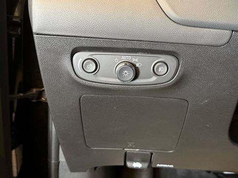 Used 2022 Buick Encore GX Preferred w/ Cold Weather Comfort Package FWD image 18