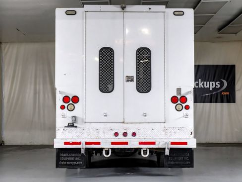 Used 2012 Ford F550 2WD Regular Cab Super Duty w/ Payload Upgrade Pkg image 9