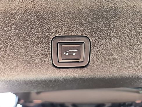 Used 2023 Cadillac Escalade ESV Premium Luxury AWD/4WD image 73