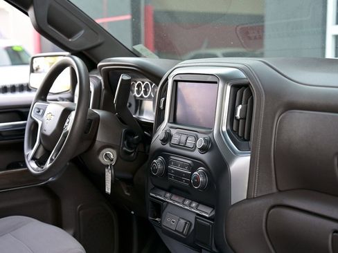 Used 2020 Chevrolet Silverado 1500 LT image 17