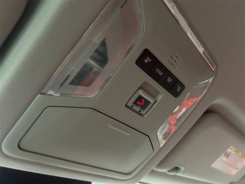 Used 2021 Toyota RAV4 LE image 28