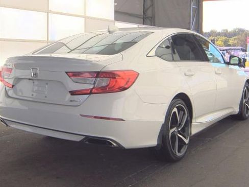 Used 2018 Honda Accord Sport image 3