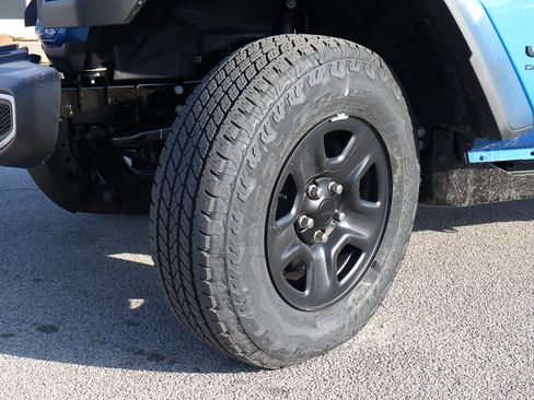 New 2026 Jeep Gladiator Sport image 12