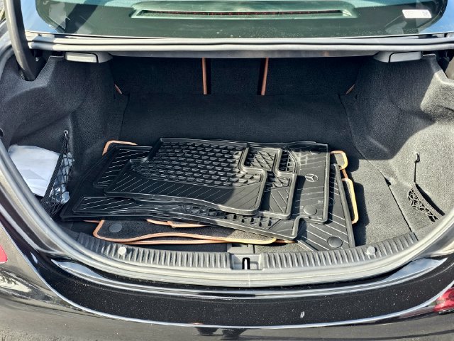 Used 2018 Mercedes-Benz C 300 4MATIC Sedan image 12