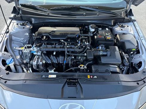 Certified 2025 Hyundai Elantra Sport FWD image 22
