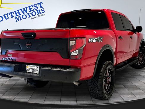 Used 2021 Nissan Titan PRO-4X w/ Pro-4x Convenience Package AWD/4WD image 7