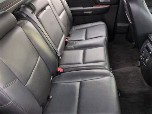 Used 2013 Chevrolet Avalanche LTZ image 21