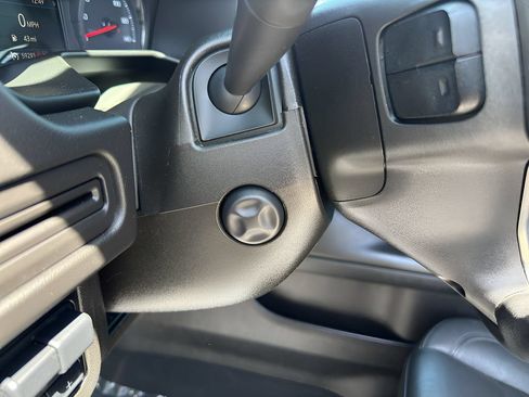 Used 2021 Chevrolet Tahoe LT w/ LT Signature Package AWD/4WD image 19