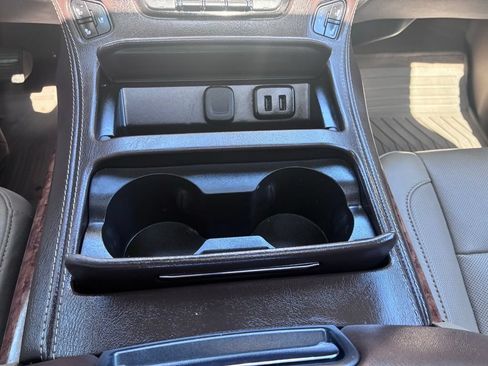 Used 2019 Chevrolet Tahoe Premier AWD/4WD image 28