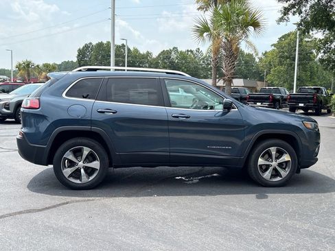 Used 2019 Jeep Cherokee Limited AWD/4WD image 4