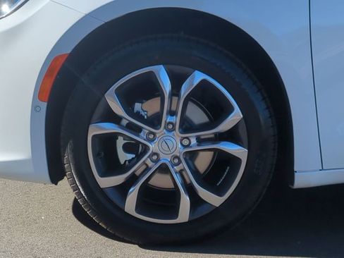 New 2026 Chrysler Pacifica Pinnacle w/ Trailer Tow Group FWD image 19