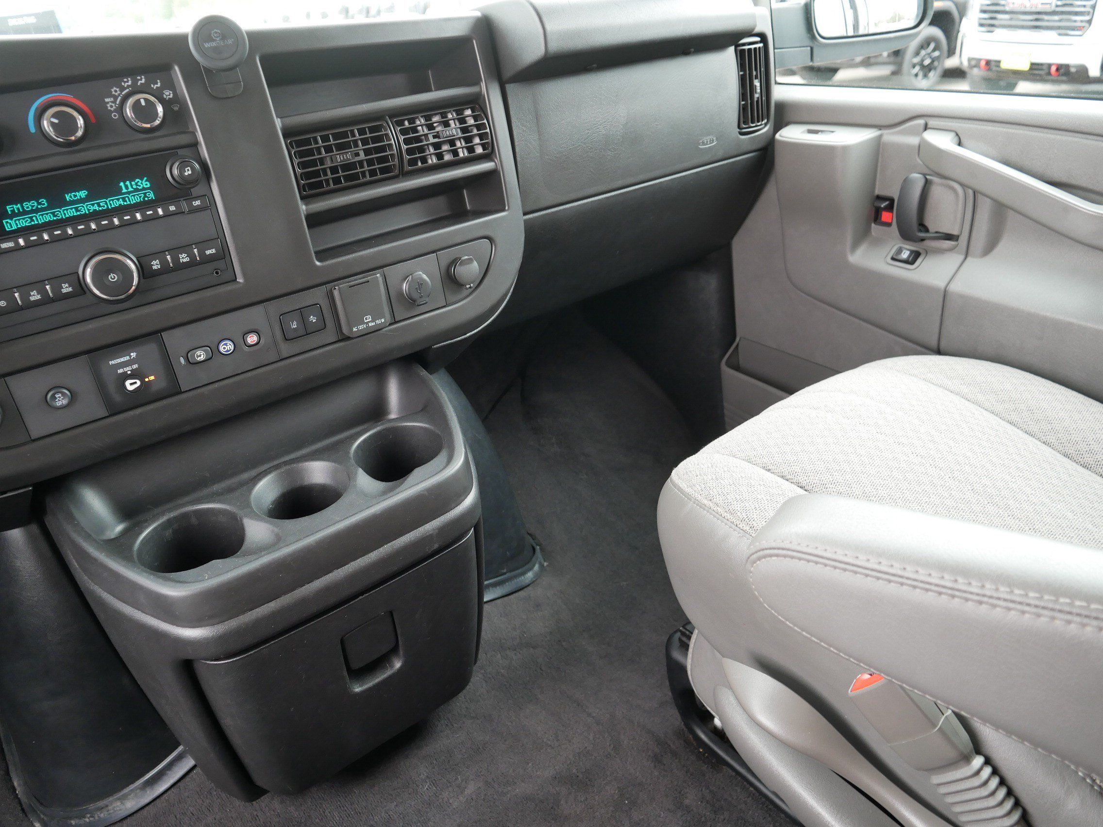 Used 2019 Chevrolet Express 3500 LT w/ LT Preferred Equipment Group RWD image 11