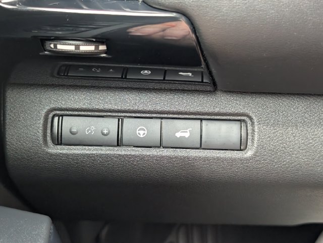 Used 2025 Nissan Pathfinder SV AWD/4WD image 24