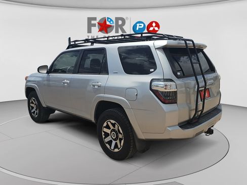 Used 2016 Toyota 4Runner SR5 AWD/4WD image 3