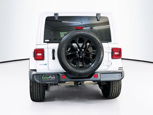 Used 2021 Jeep Wrangler Unlimited Sahara w/ Cold Weather Group AWD/4WD image 7