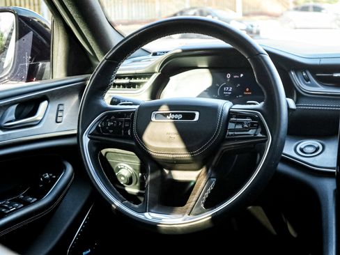 Used 2022 Jeep Grand Cherokee L Overland image 18