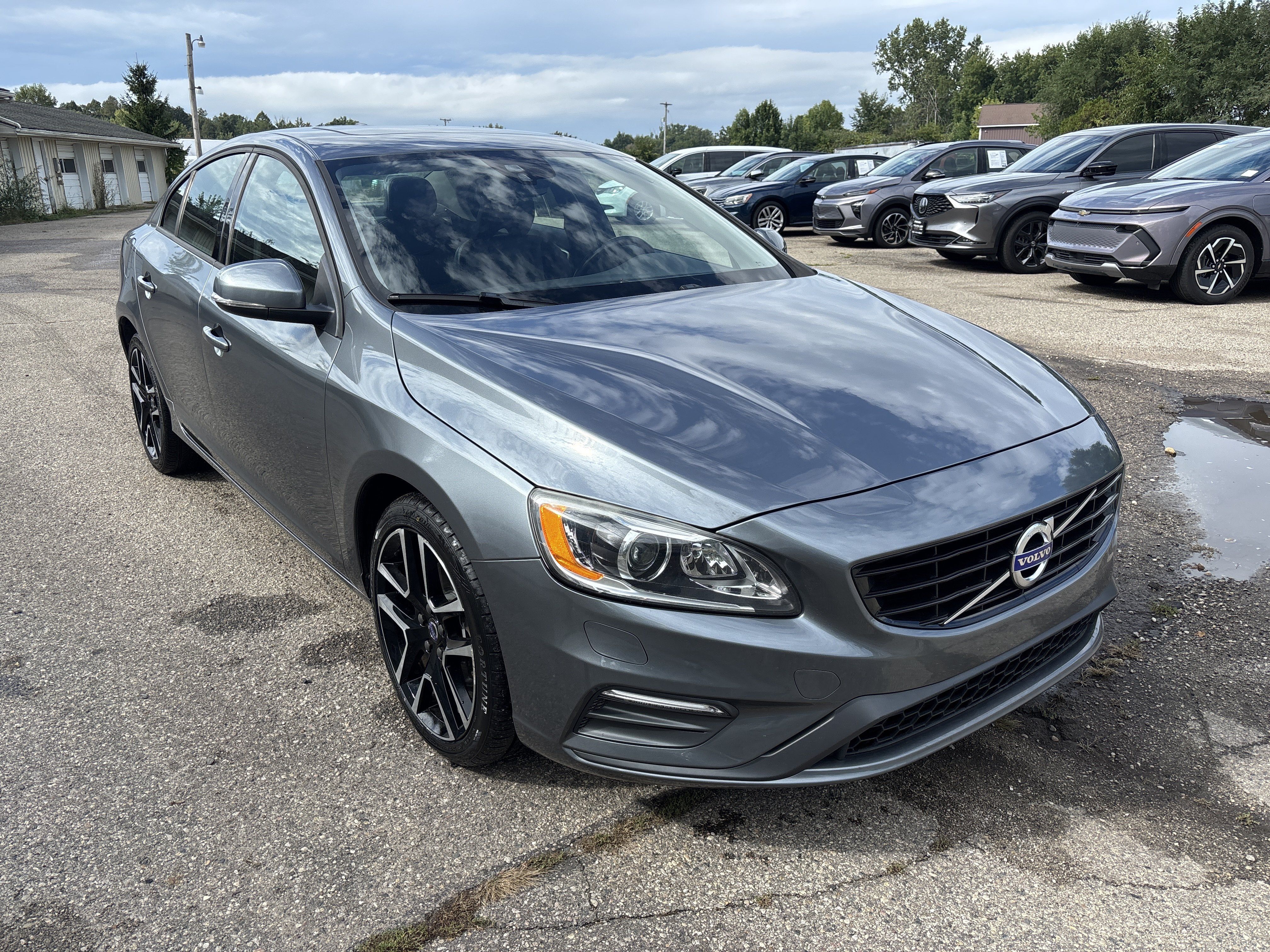 Used 2018 Volvo S60 T5 Dynamic w/ Vision Package FWD image 1