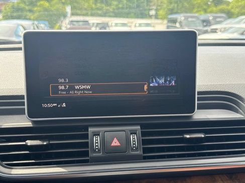 Used 2018 Audi Q5 2.0T Premium Plus w/ Premium Plus Package AWD/4WD image 9