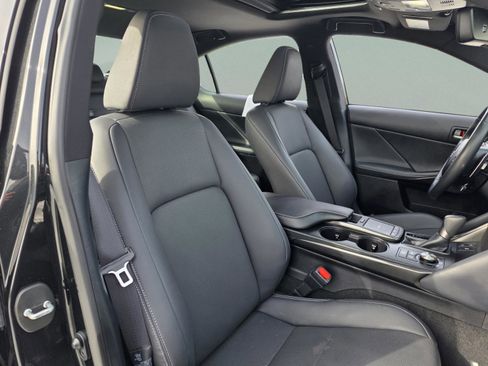 Used 2025 Lexus IS 300 IS 300 w/ Comfort Package image 31