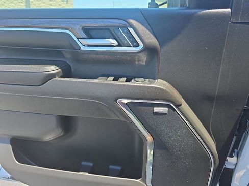 Used 2024 Chevrolet Silverado 2500 LTZ w/ LTZ Convenience Package AWD/4WD image 28