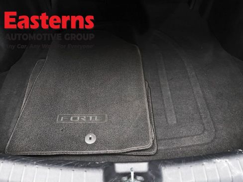 Used 2022 Kia Forte GT-Line w/ GT-Line Premium Package image 9