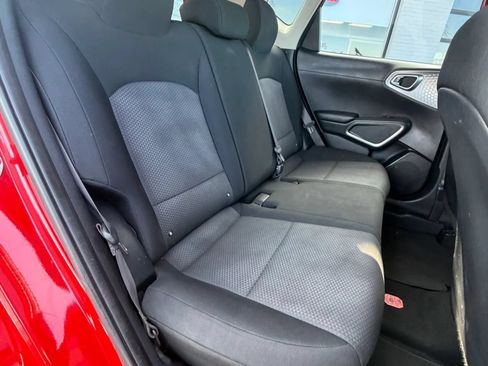 Used 2020 Kia Soul LX FWD image 14