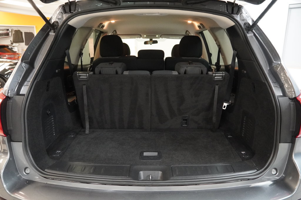 Used 2019 Nissan Pathfinder S AWD/4WD image 23
