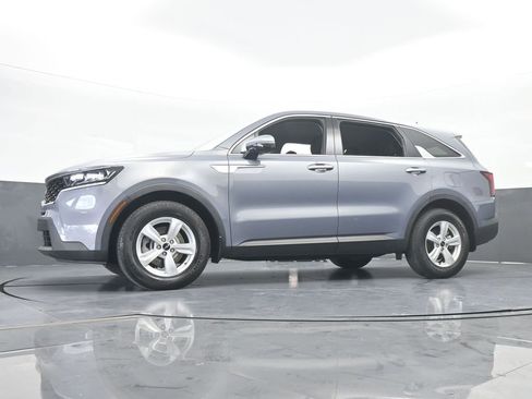 Used 2022 Kia Sorento LX image 54