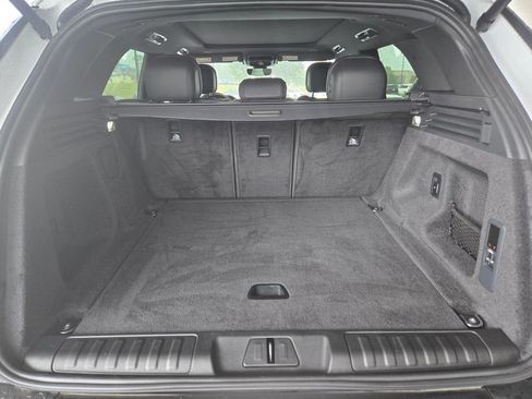 Used 2025 Land Rover Range Rover Sport SE AWD/4WD image 16
