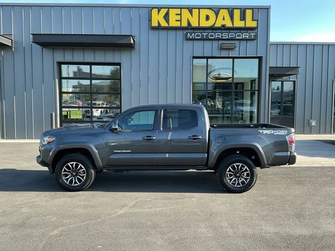 Used 2023 Toyota Tacoma TRD Sport w/ Advanced Technology Package AWD/4WD image 2