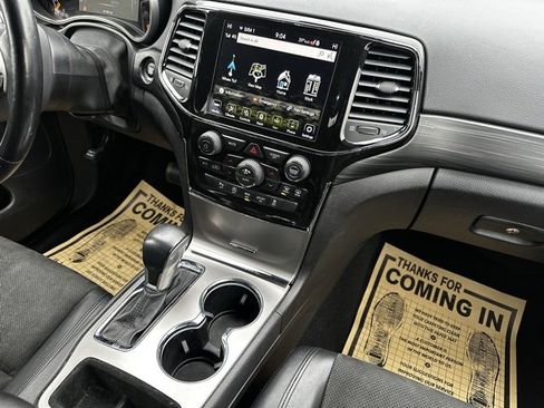 Used 2021 Jeep Grand Cherokee Laredo X image 24