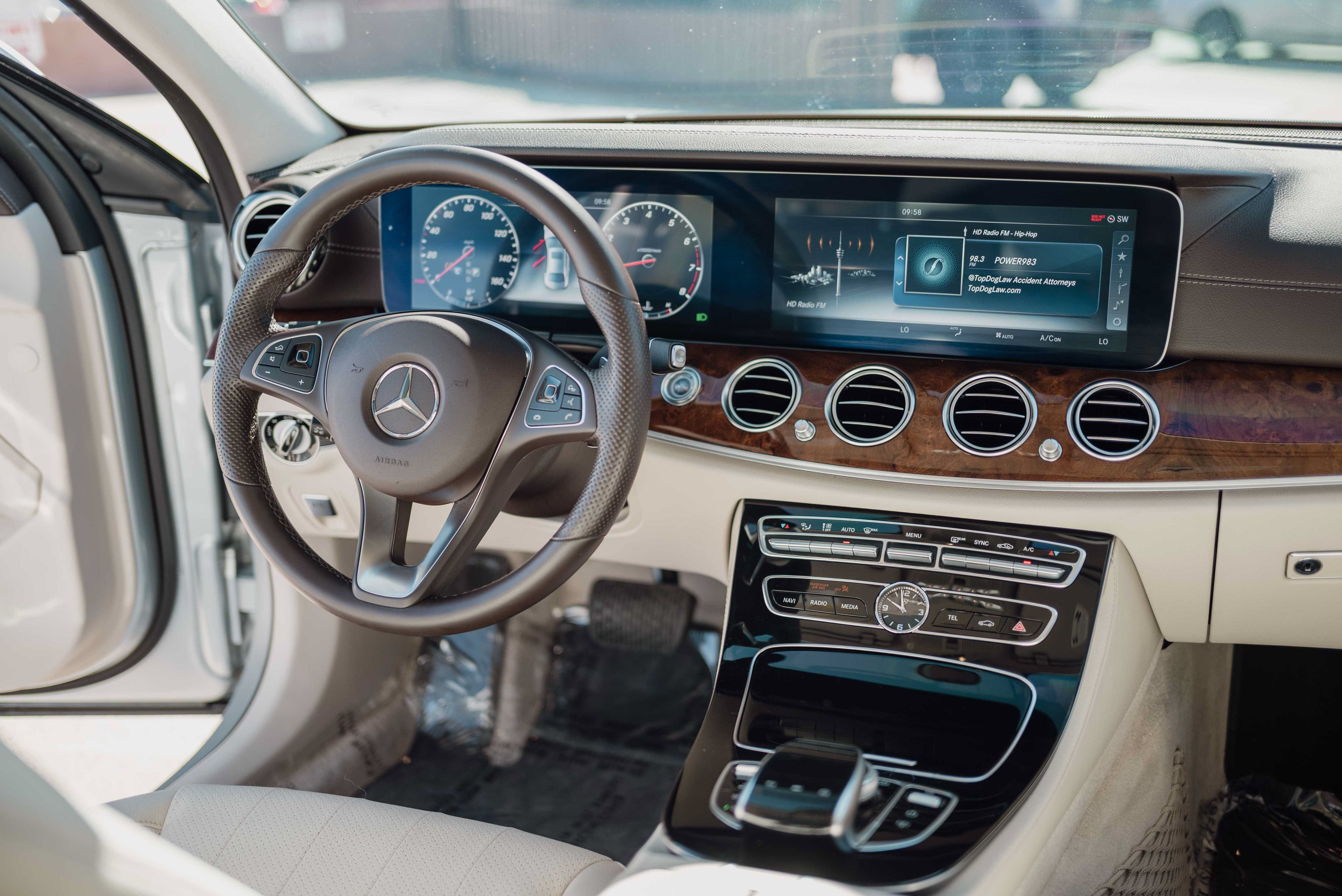 Used 2017 Mercedes-Benz E 300 image 6