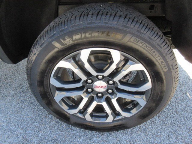 Used 2023 GMC Canyon AT4 AWD/4WD image 11