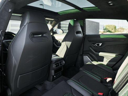 Used 2021 Lamborghini Urus image 35