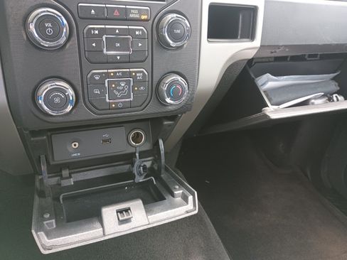 Used 2013 Ford F150 XLT w/ Mid Equipment Group RWD image 23