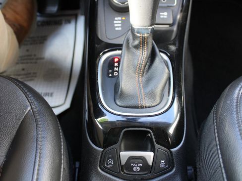 Used 2018 Jeep Compass Limited image 22