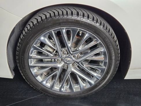 Used 2018 Lexus ES 350 w/ Luxury Package w/Wood Trim image 12