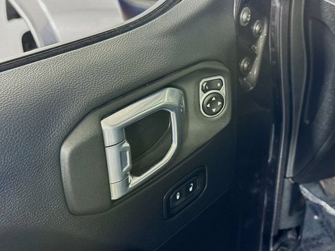 Used 2021 Jeep Wrangler Unlimited Sahara w/ Cold Weather Group AWD/4WD image 18