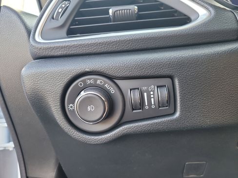 New 2026 Chrysler Pacifica Pinnacle FWD image 23