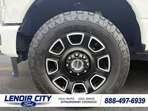 Used 2024 Ford F250 Platinum AWD/4WD image 9