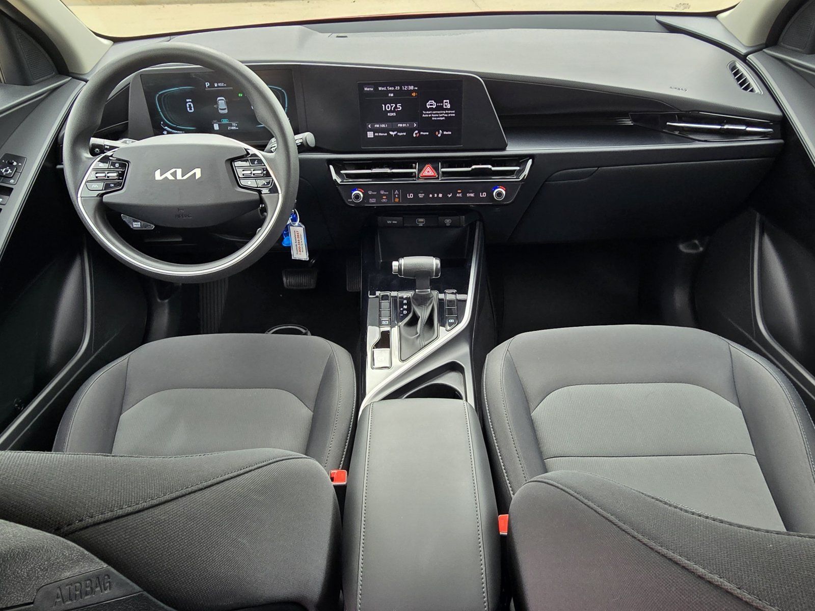 Used 2025 Kia Niro LX FWD image 27