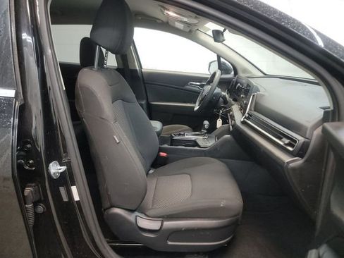 Used 2023 Kia Sportage LX image 5