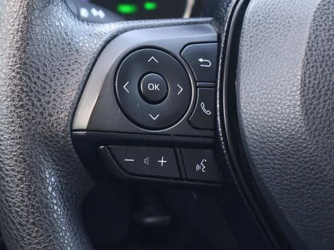 Used 2020 Toyota RAV4 XLE image 24