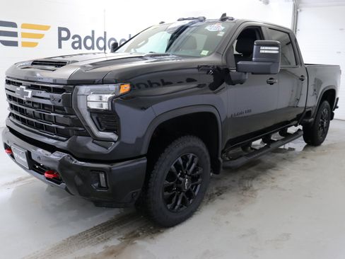 Used 2025 Chevrolet Silverado 2500 LT w/ Trail Boss Package image 3